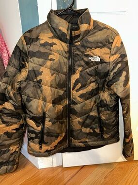 Women’s north face camo jacket